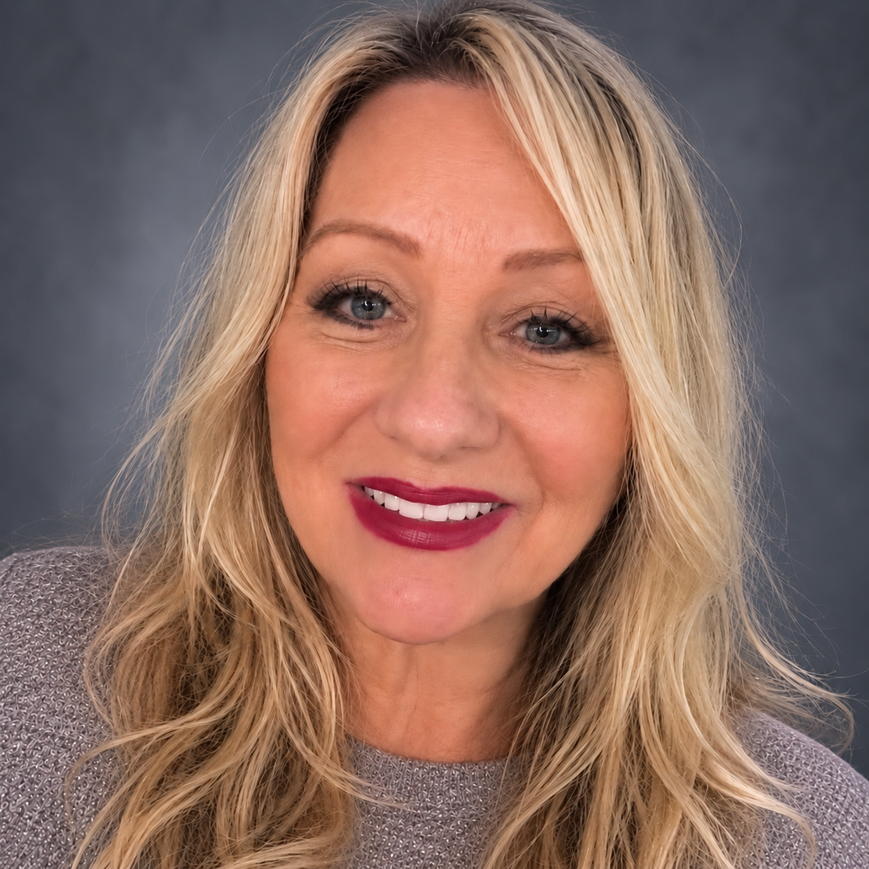 Elle Boone, political voice actress